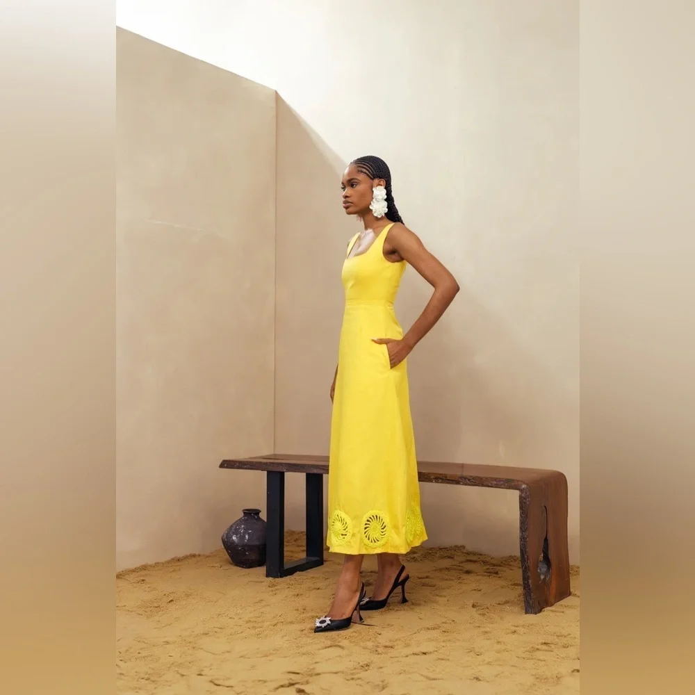 Elexiay Kwara Dress in Yellow - Size Medium - Picture 3 of 10